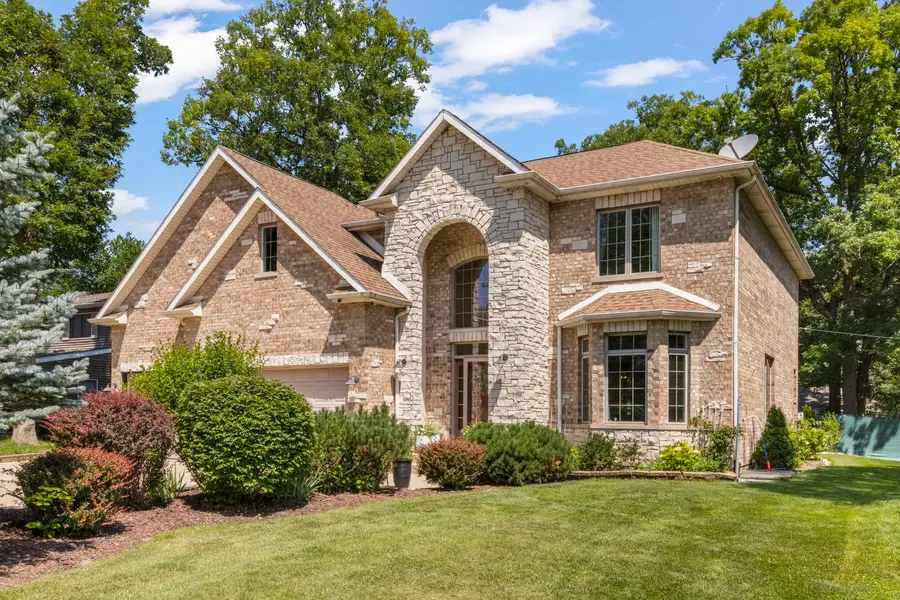 34W624 Courier Avenue, Saint Charles, IL 60174 - #2