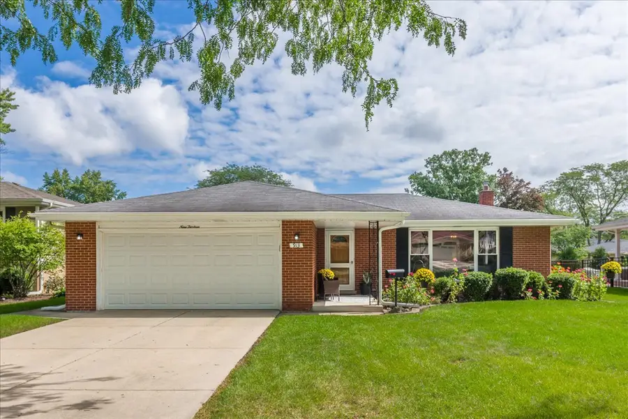 913 S Lancaster Street, Mount Prospect, IL 60056 - #2