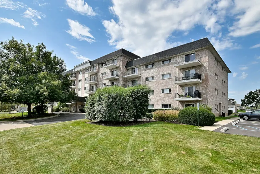 1000 S Lorraine Road #212, Wheaton, IL 60189 - #2