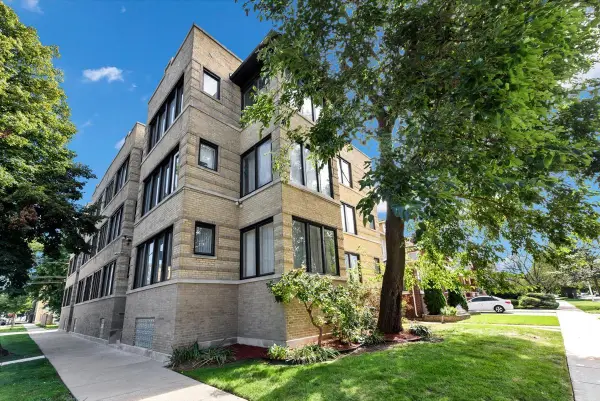 2339 E 72nd Street #1, Chicago, IL 60649