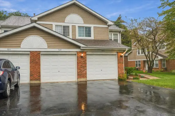 922 W Happfield Drive, Arlington Heights, IL 60004