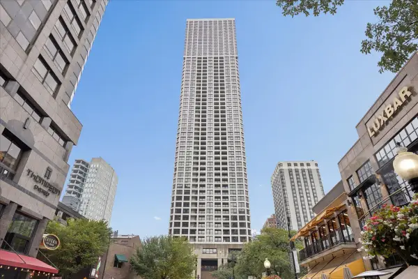 Address Withheld By Seller, Chicago, IL 60610