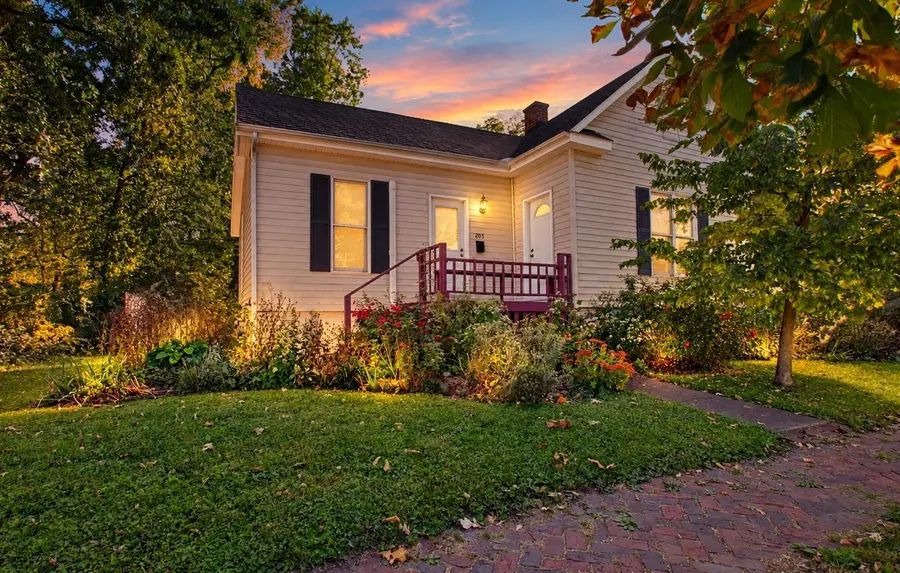 205 E Oregon Street, Urbana, IL 61801 - #2