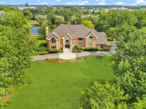 5 S Meadow Court, South Barrington, IL 60010