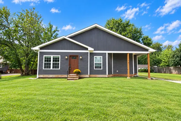 16 Grove Street, Bristol, IL 60512
