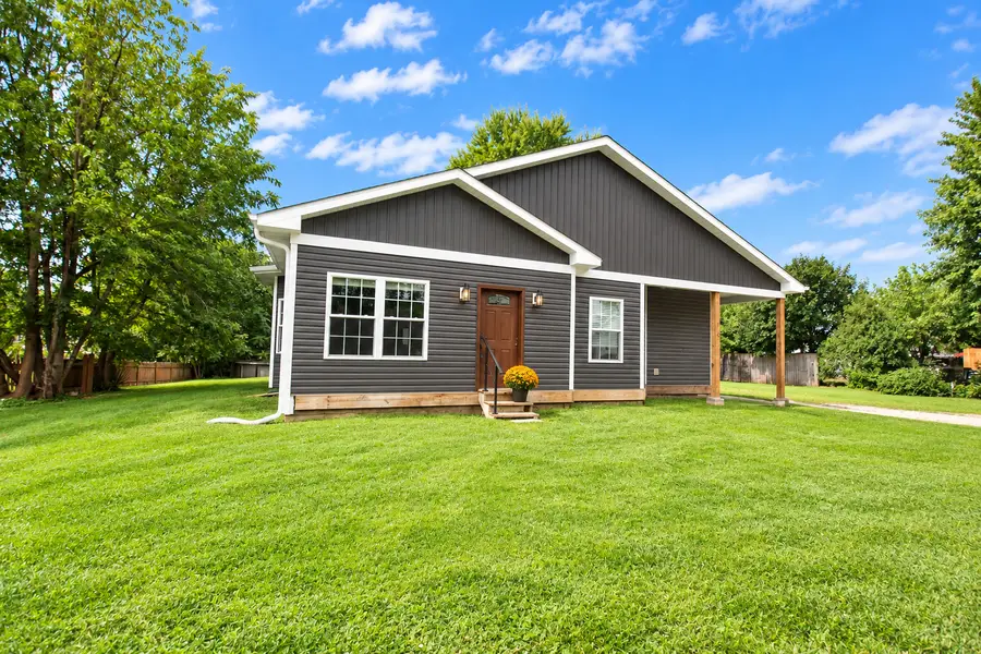 16 Grove Street, Bristol, IL 60512 - #2