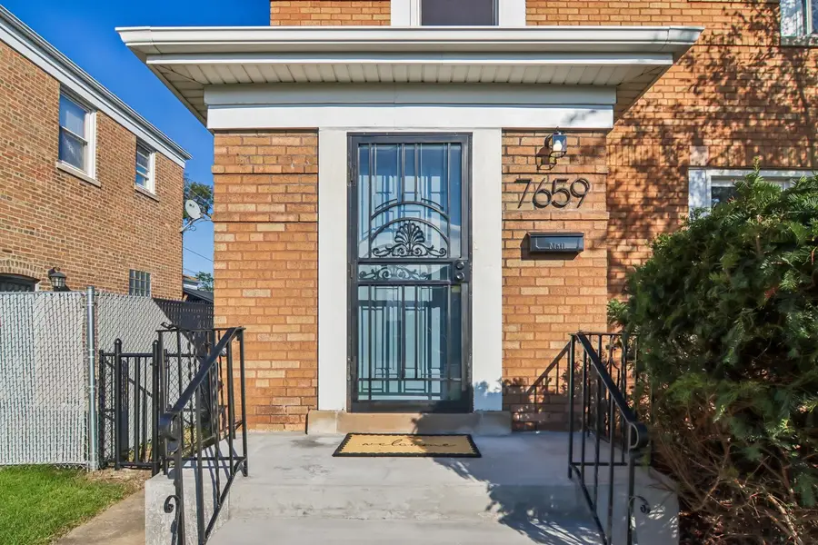 7659 S Hoyne Avenue, Chicago, IL 60620 - #3