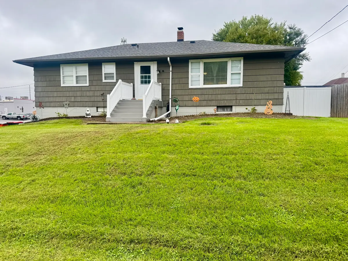 401 SE 4th Street, Aledo, IL 61231 - #1