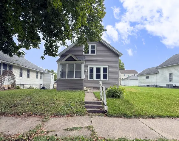 1125 37th Street, Rock Island, IL 61201