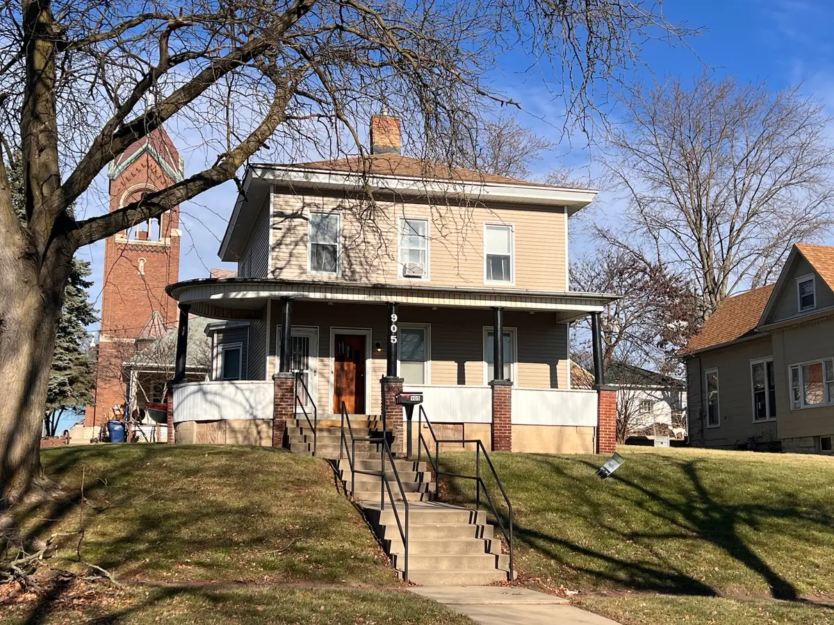 905 4th Street, Lasalle, IL 61301 - #1