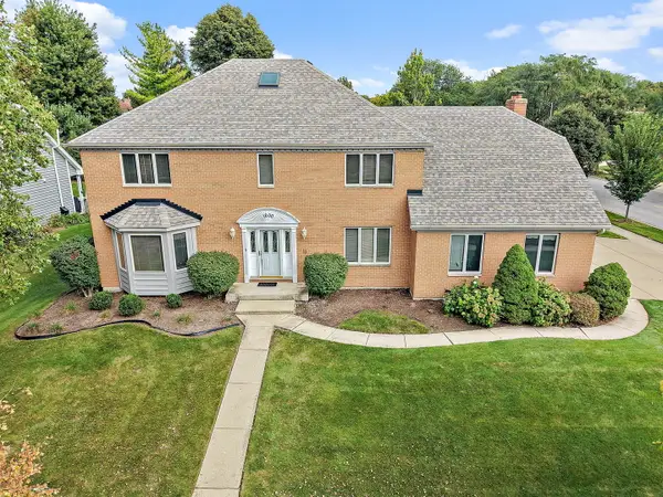 1600 Brentford Drive, Naperville, IL 60563
