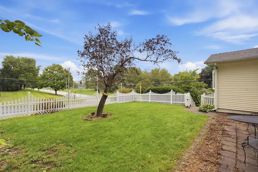 917 W Central Park Avenue, Davenport, IA 52804 - #3