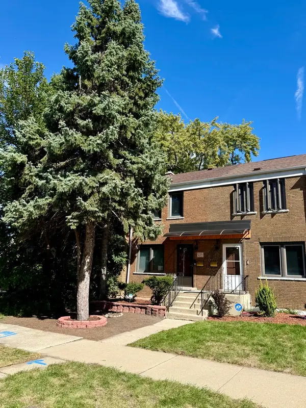 6319 S Long Avenue, Chicago, IL 60638