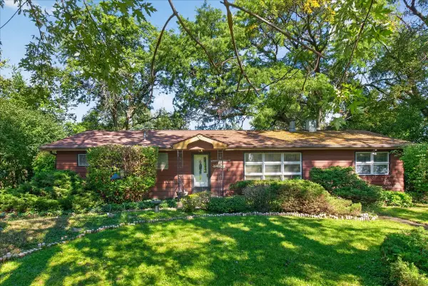 17W342 White Pine Road, Bensenville, IL 60106