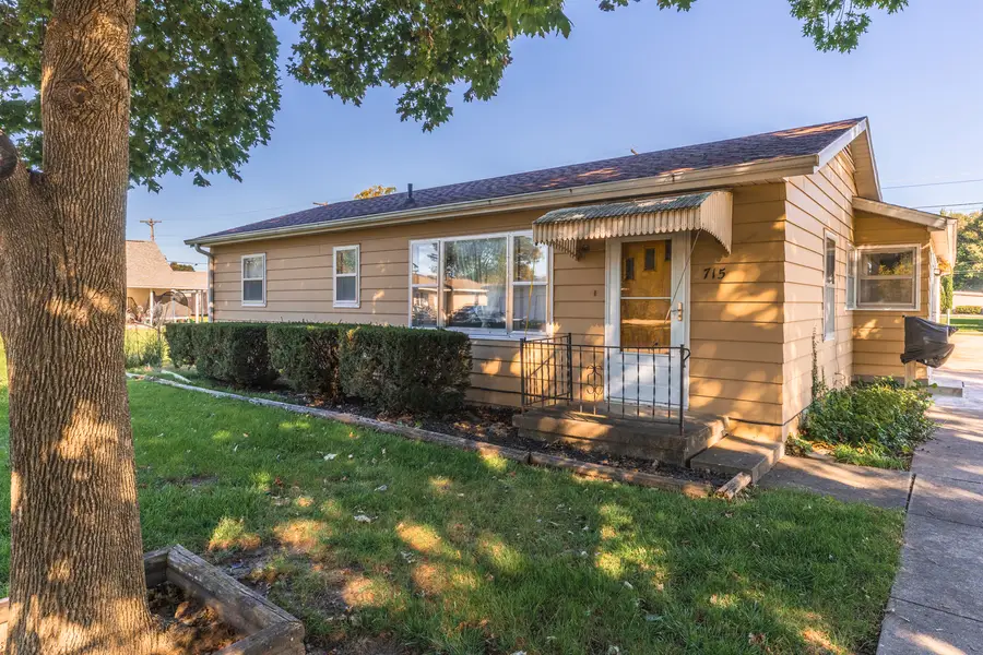 715 W Grant Avenue, Pontiac, IL 61764 - #2