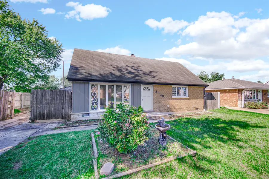 8930 Saratoga Drive, Bridgeview, IL 60455 - #3