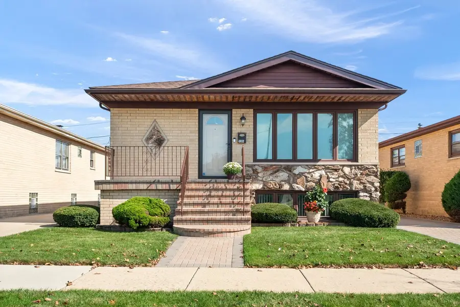 4933 N Sayre Avenue, Chicago, IL 60656 - #2