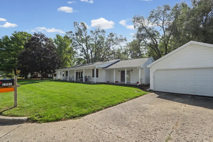 1701 Sangamon Drive, Champaign, IL 61821 - #3