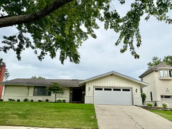 1117 Summit Hills Lane, Naperville, IL 60563
