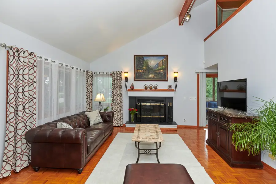9041 Delphia Avenue, Des Plaines, IL 60016 - #3