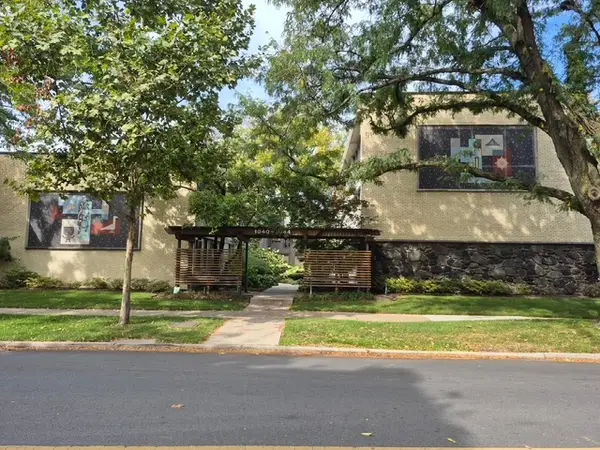 1044 Ontario Street #1A, Oak Park, IL 60302