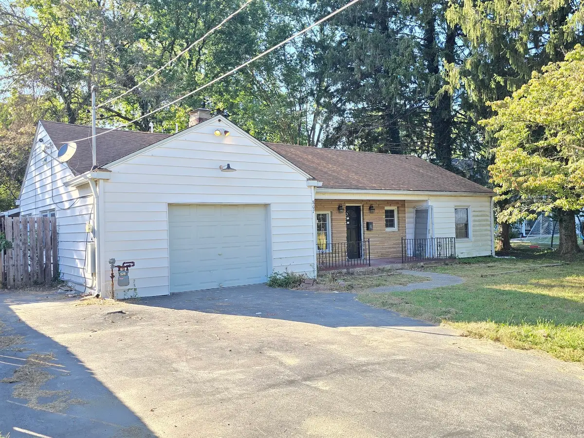 807 N Main Street, Anna, IL 62906 - #1