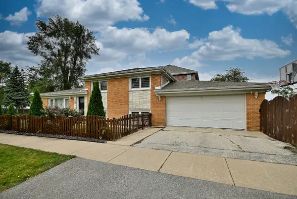 8033 Long Avenue, Burbank, IL 60459