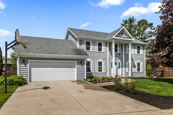 2490 Lakeside Drive, Aurora, IL 60504