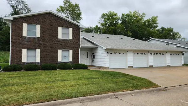 814 13th Avenue N #7C, Clinton, IA 52732