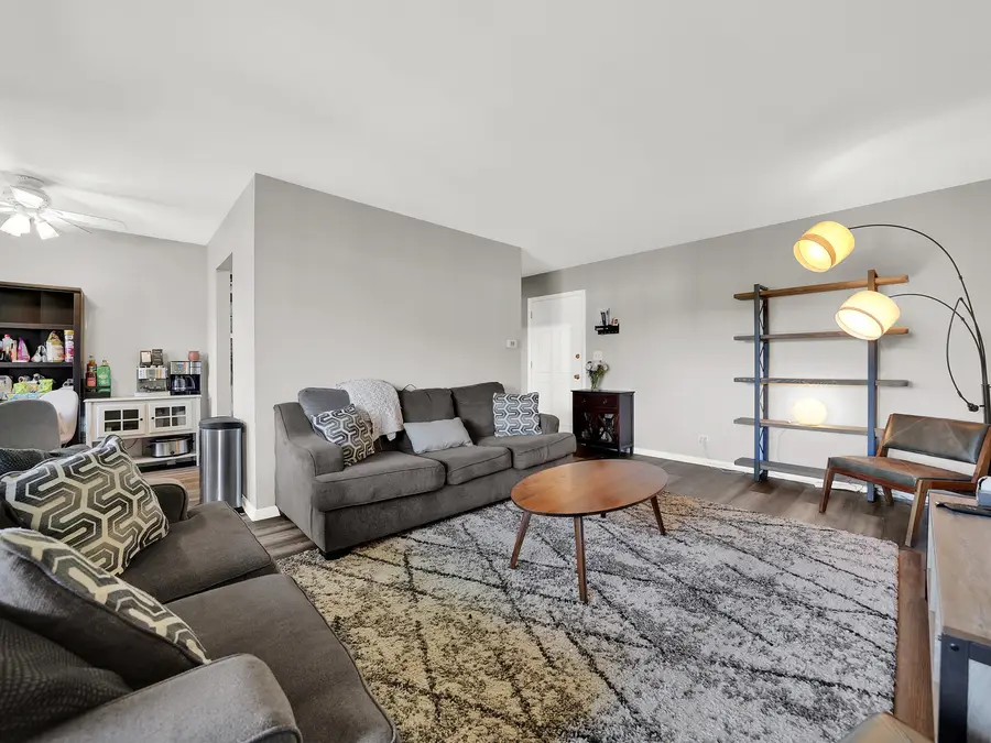 2212 Country Club Drive #22C, Woodridge, IL 60517 - #3