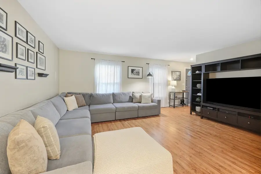 21 N Walnut Court, Streamwood, IL 60107 - #3