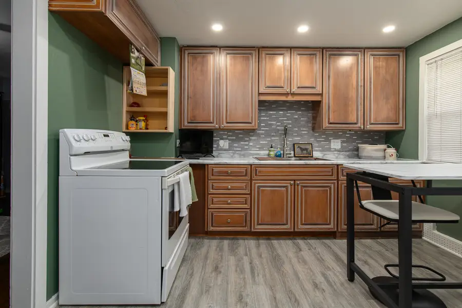 609 N Frolic Avenue, Waukegan, IL 60085 - #3