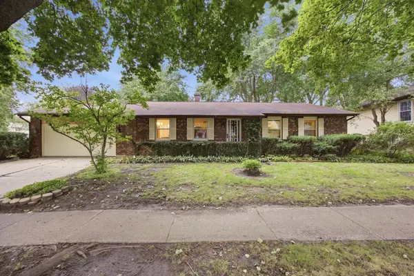 1300 N Lyle Avenue, Elgin, IL 60123