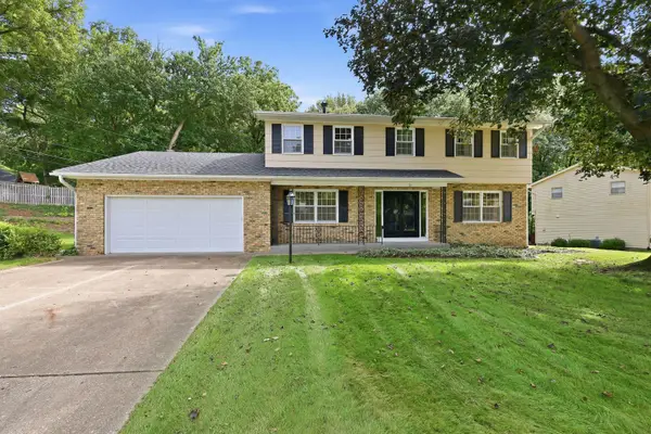21 Estate Court, Bettendorf, IA 52722