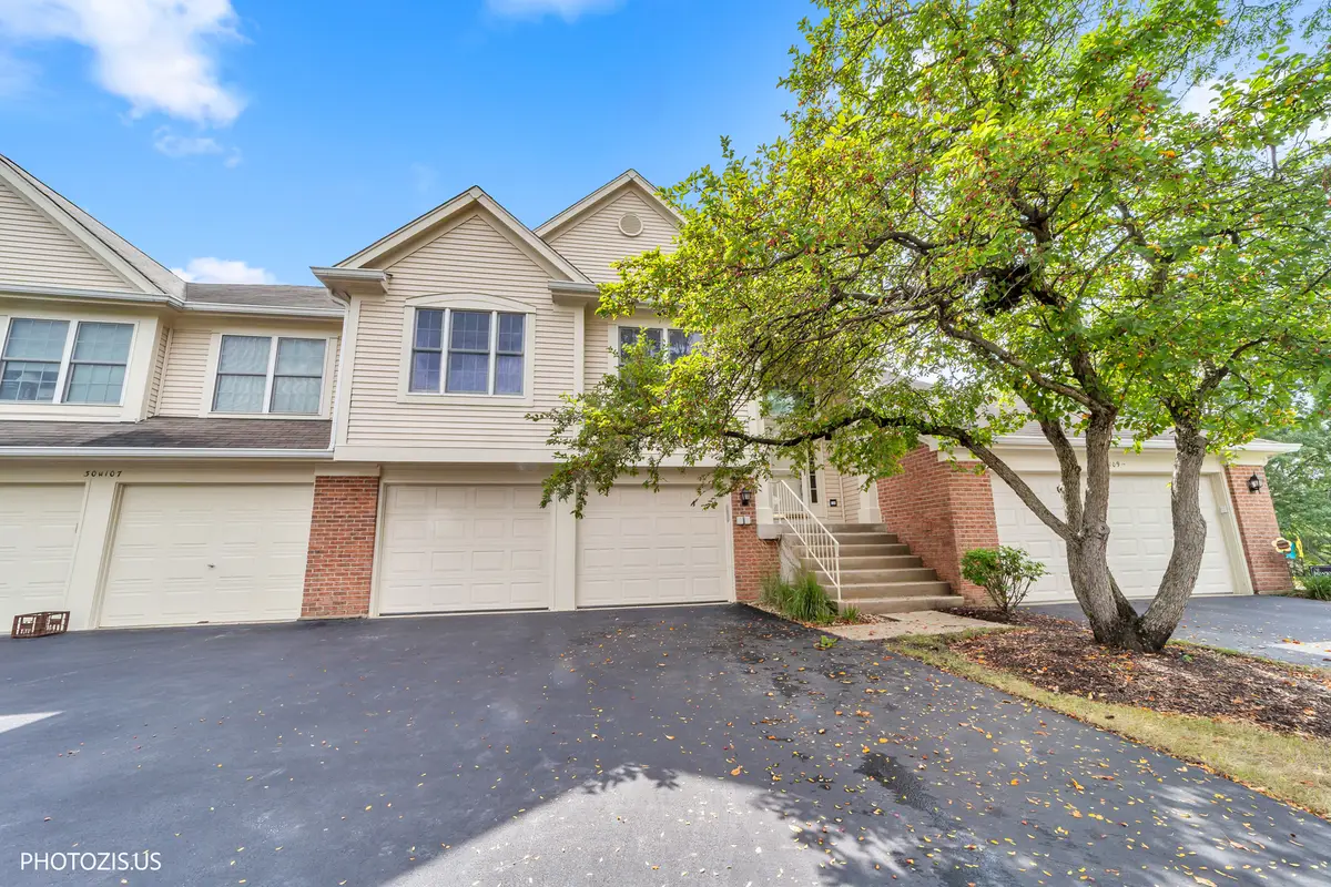 30W111 Fairfax Court #30w111, Warrenville, IL 60555 - #1