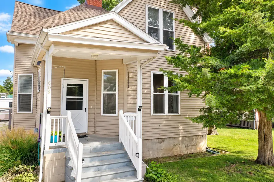 608 E Mulberry Street, Bloomington, IL 61701 - #2
