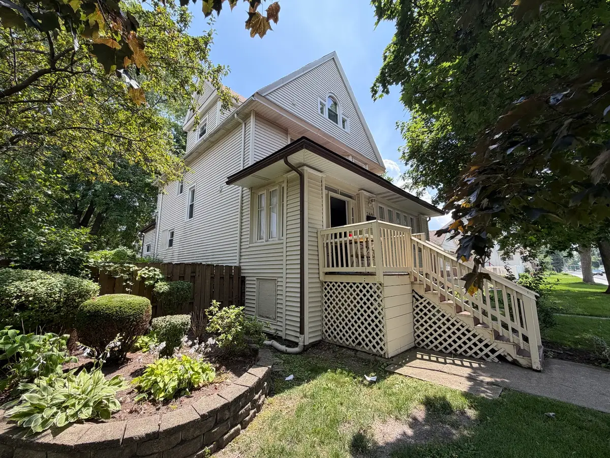 209 S 19th Avenue, Maywood, IL 60153 - #1