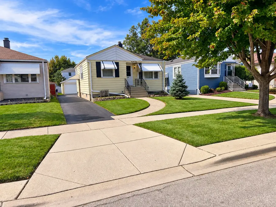 4508 Wenonah Avenue, Forest View, IL 60402 - #2