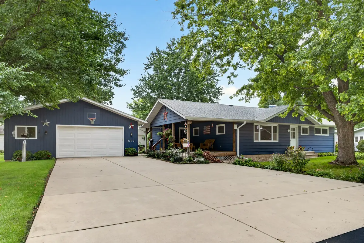 410 E Jones Street, Plano, IL 60545 - #1