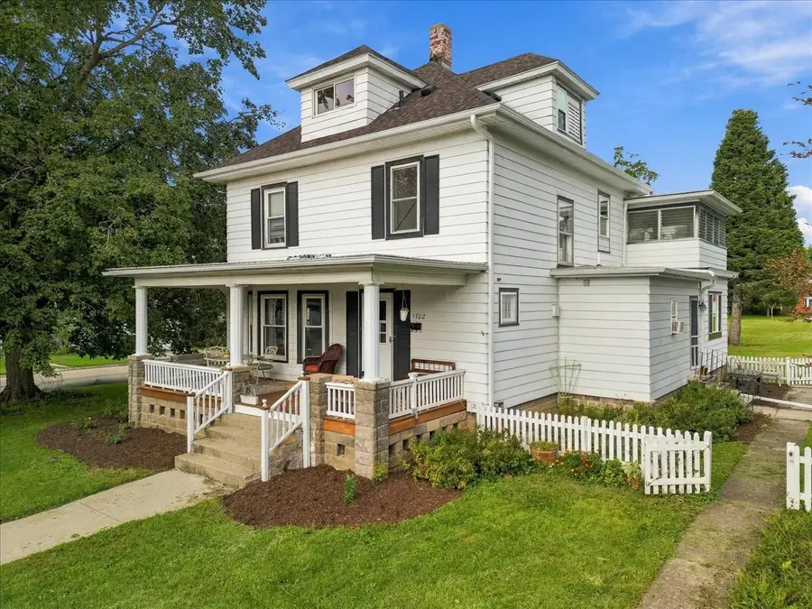 1702 E 5th Street, Sterling, IL 61081 - #2