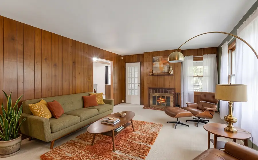 804 Roosevelt Road, Woodstock, IL 60098 - #2