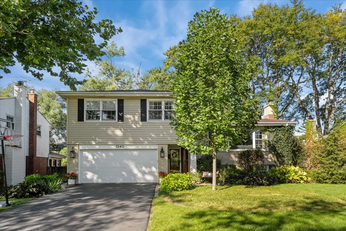 1340 Hawthorne Lane, Glenview, IL 60025 - #1