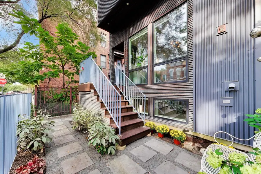 2071 N Oakley Avenue, Chicago, IL 60647 - #2
