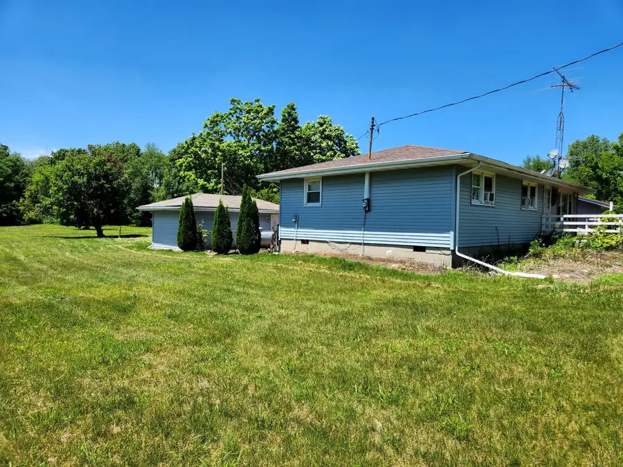 335 S State Line Road, Beaverville, IL 60912 - #2