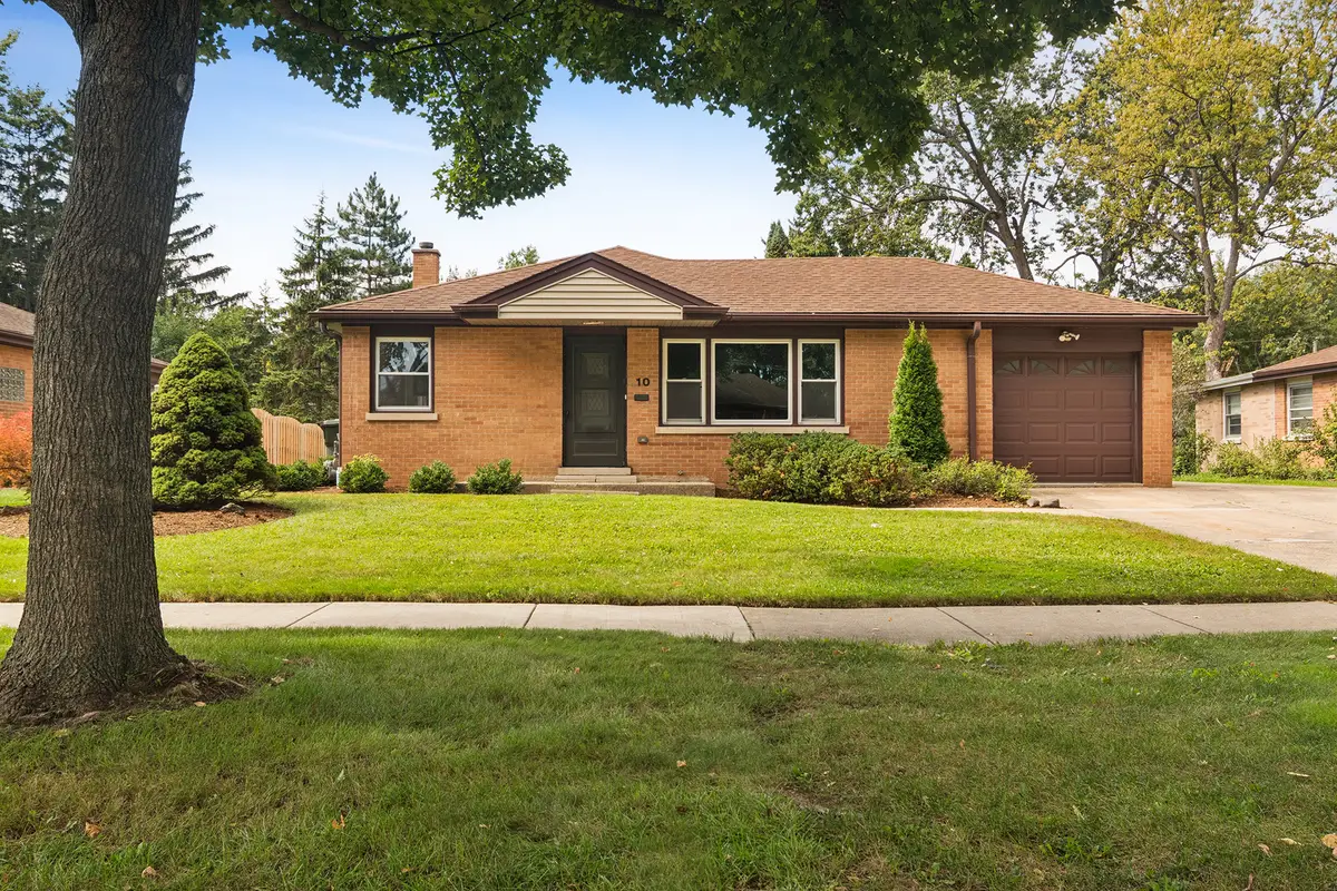 10 N School Street, Mount Prospect, IL 60056 - #1