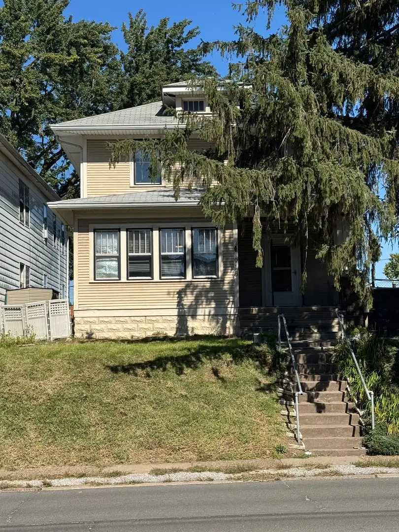 918 W Locust Street, Davenport, IA 52804 - #2