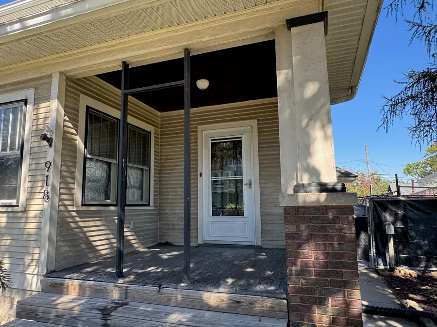 918 W Locust Street, Davenport, IA 52804 - #3