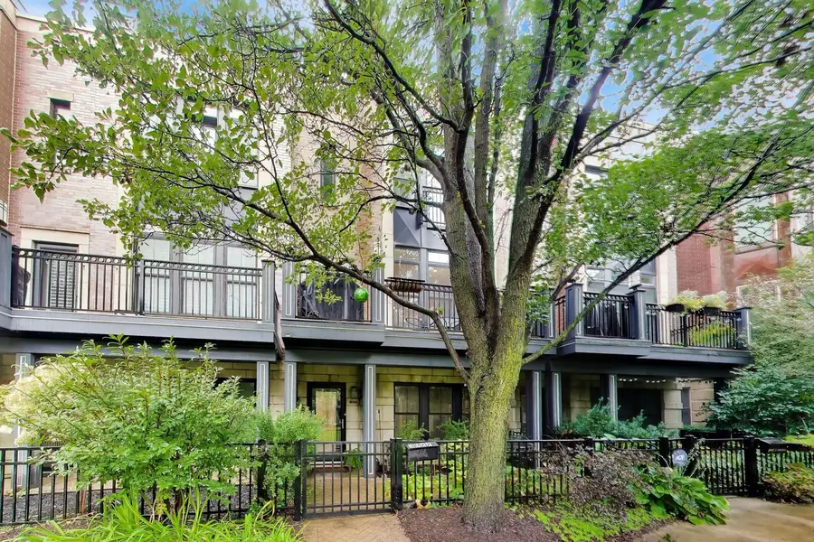 3022 W Newport Avenue, Chicago, IL 60618 - #2
