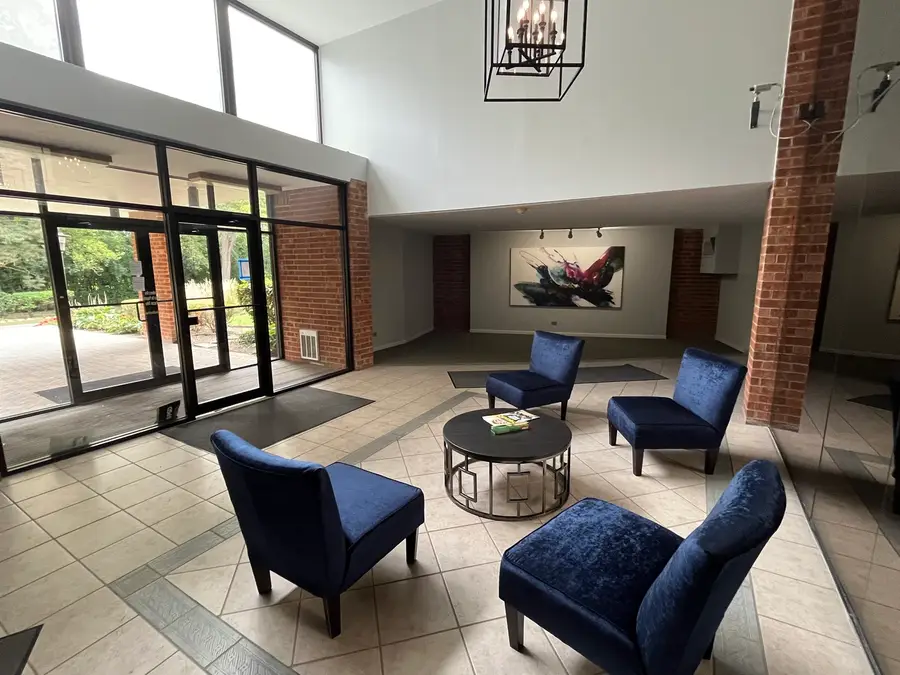 1615 E Central Road #422-C, Arlington Heights, IL 60005 - #2