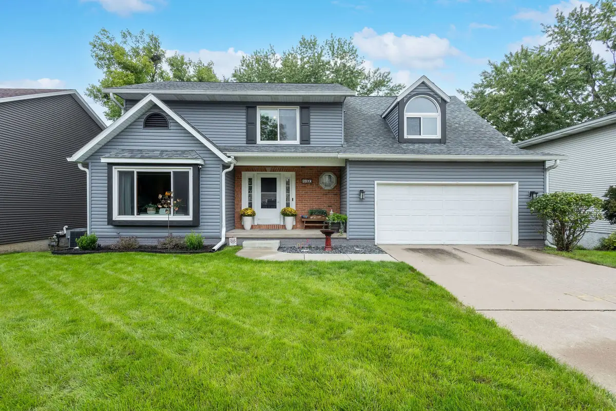 4160 Apple Valley Drive, Bettendorf, IA 52722 - #1